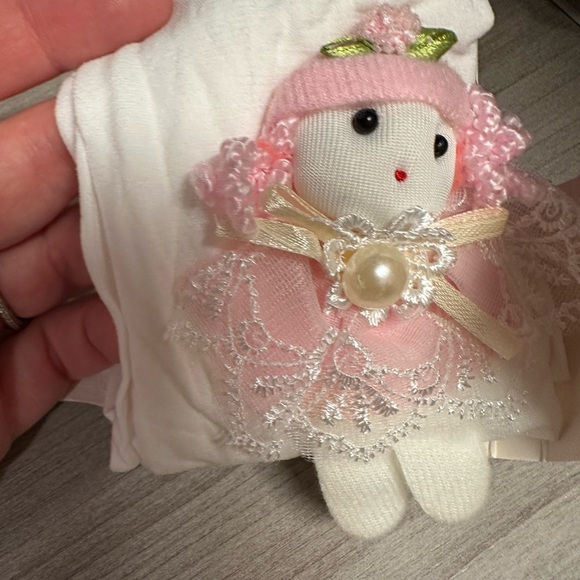 DayMod White Nylon Tights with Adorable Doll Detail. Size 5-6yrs. NWT - Picture 2 of 4